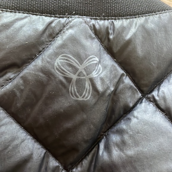 Brand new TNA Aritzia black bomber XS - Picture 5 of 7